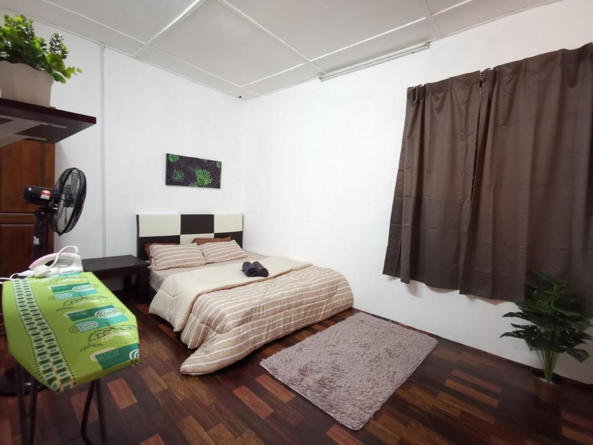 Sri Makmur Pontian Homestay Pontian Besar Exterior photo
